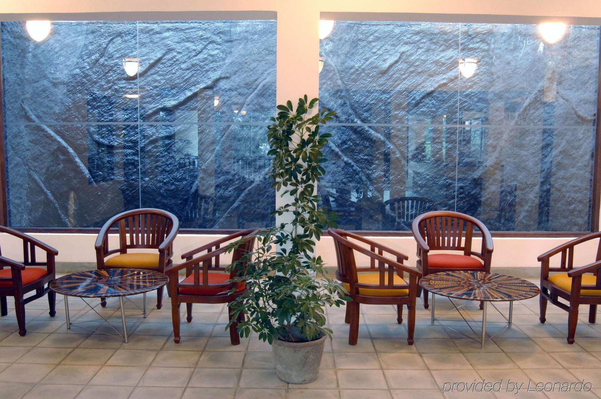 Hotel Hilltop Kandy Dalaman gambar