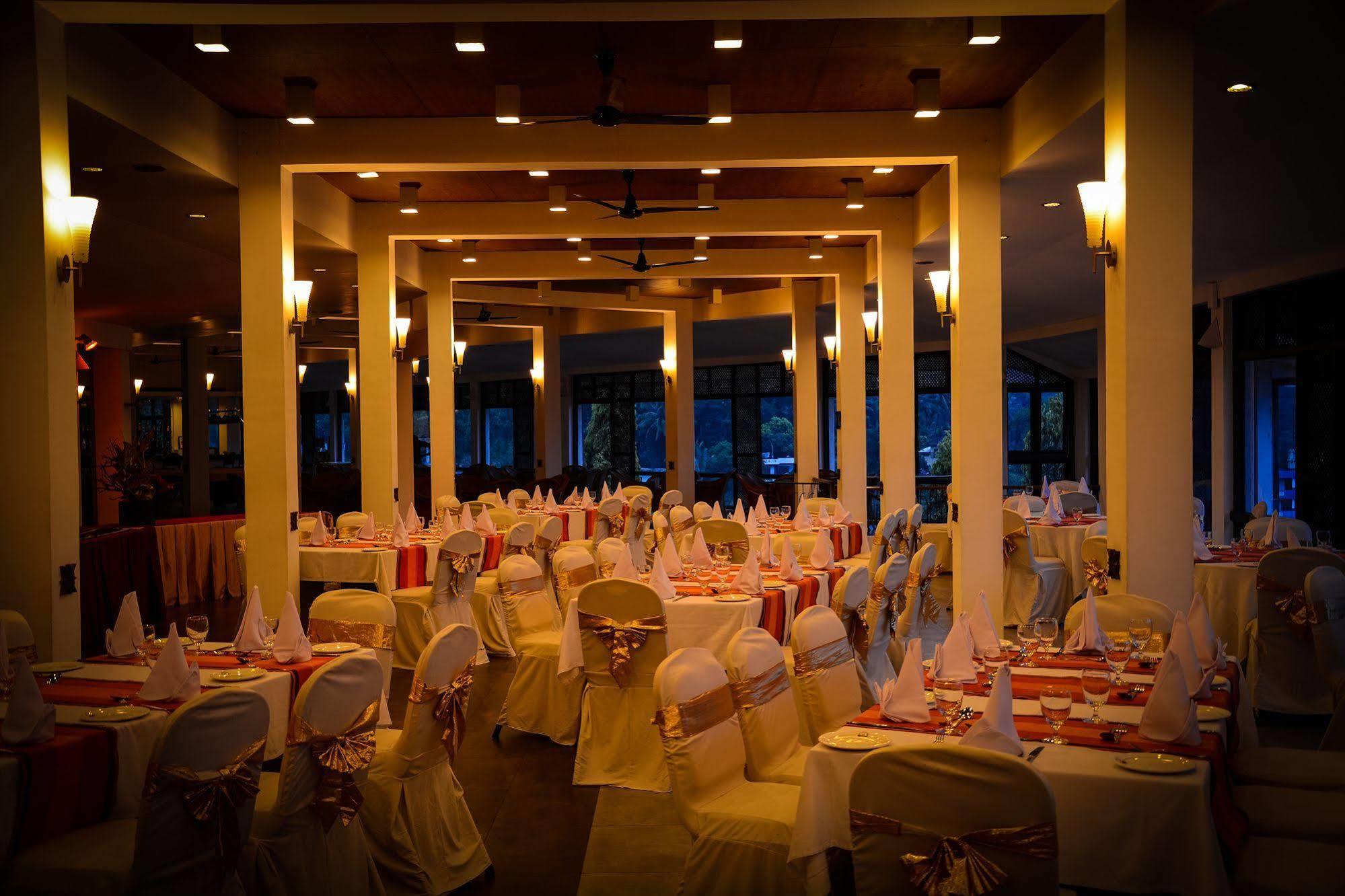 Hotel Hilltop Kandy Luaran gambar