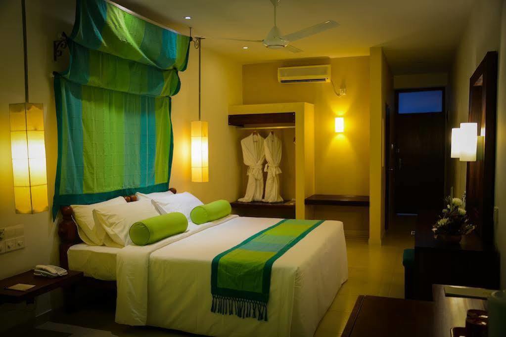 Hotel Hilltop Kandy Luaran gambar