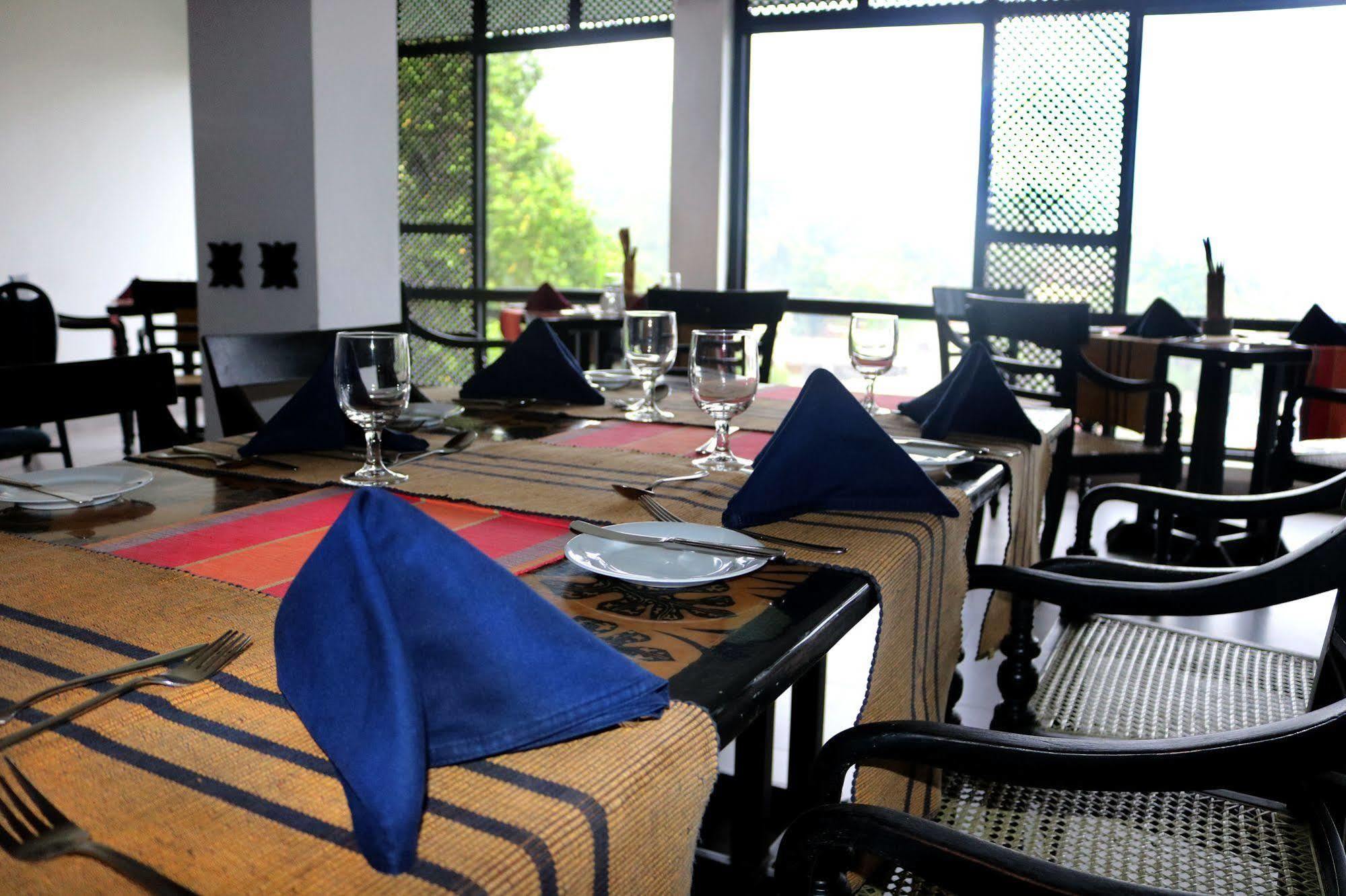 Hotel Hilltop Kandy Luaran gambar