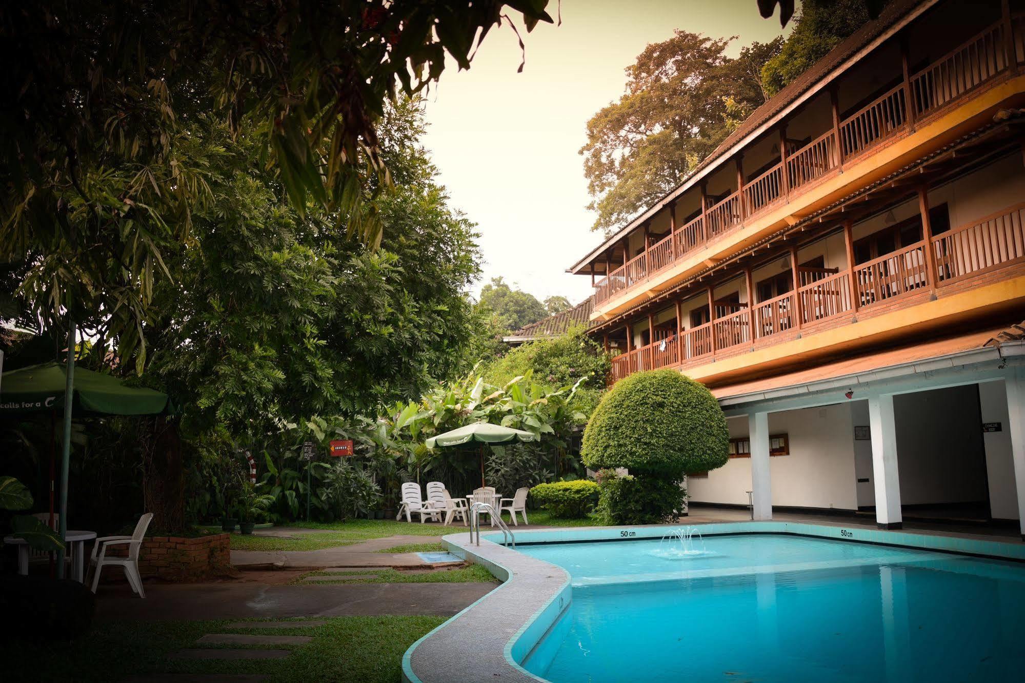 Hotel Hilltop Kandy Luaran gambar