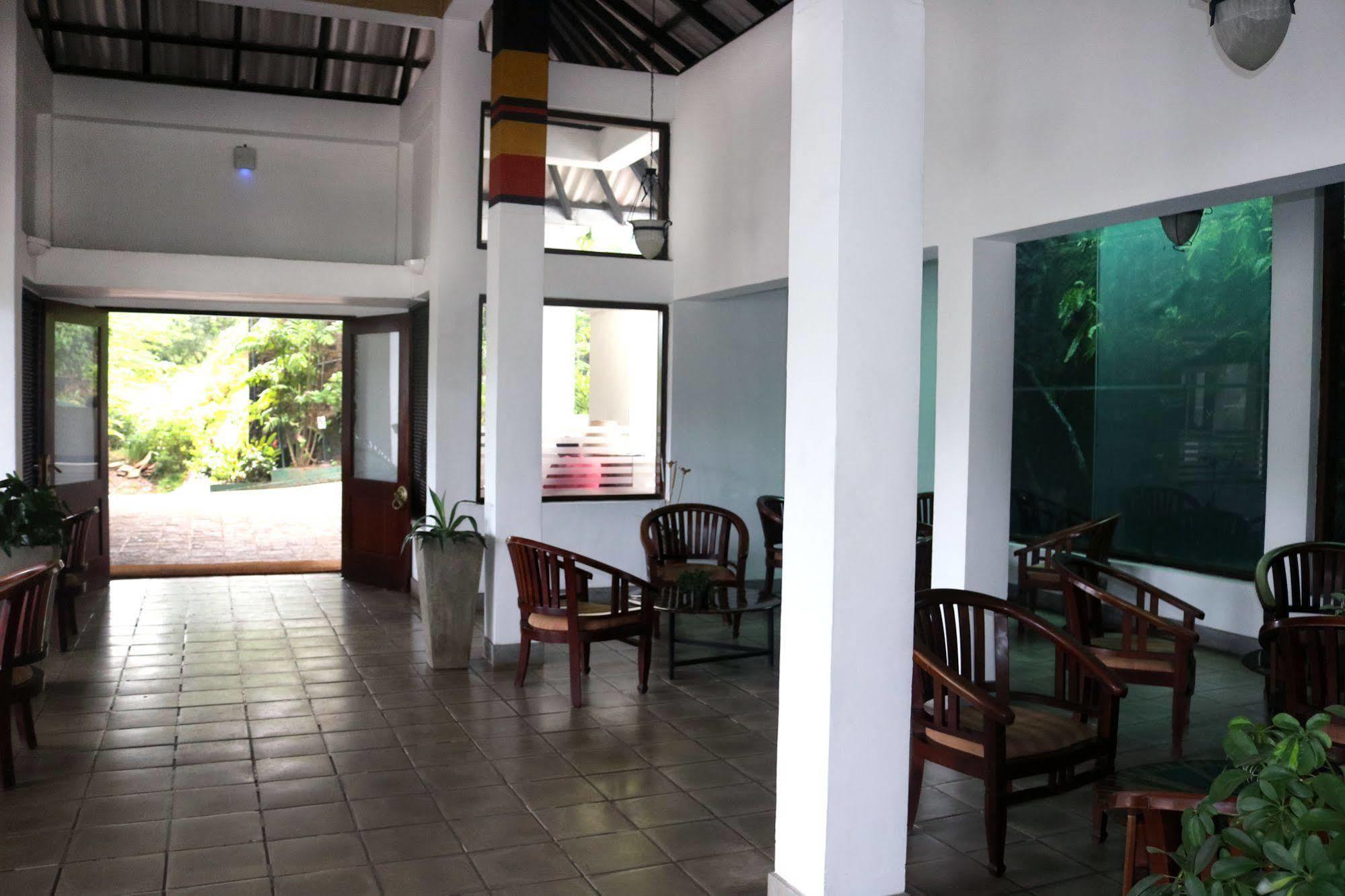 Hotel Hilltop Kandy Luaran gambar