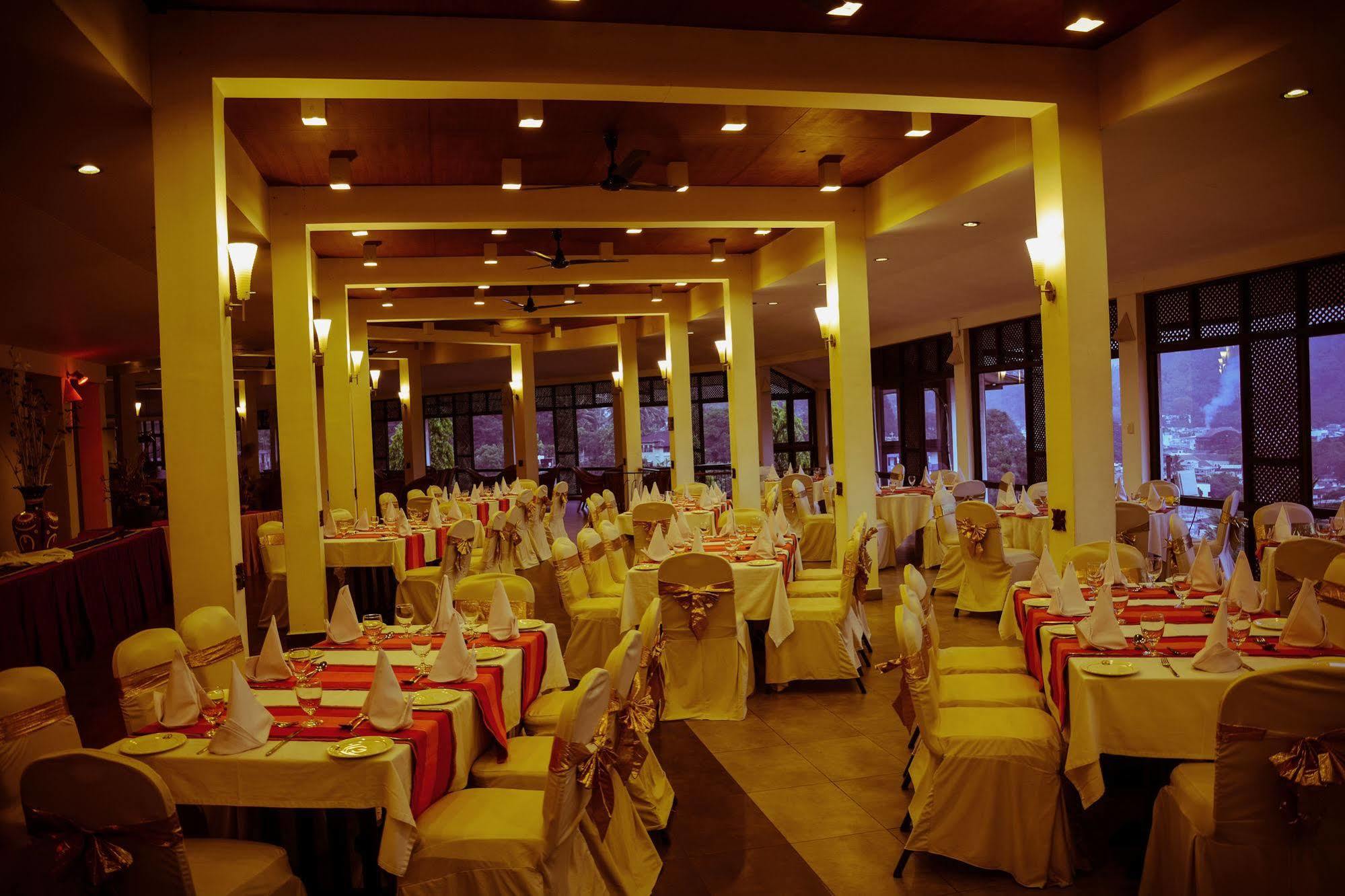 Hotel Hilltop Kandy Luaran gambar
