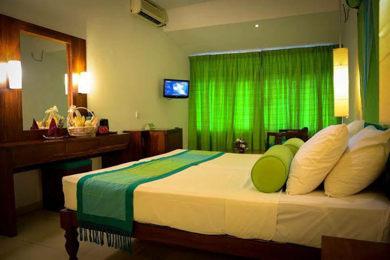 Hotel Hilltop Kandy Luaran gambar